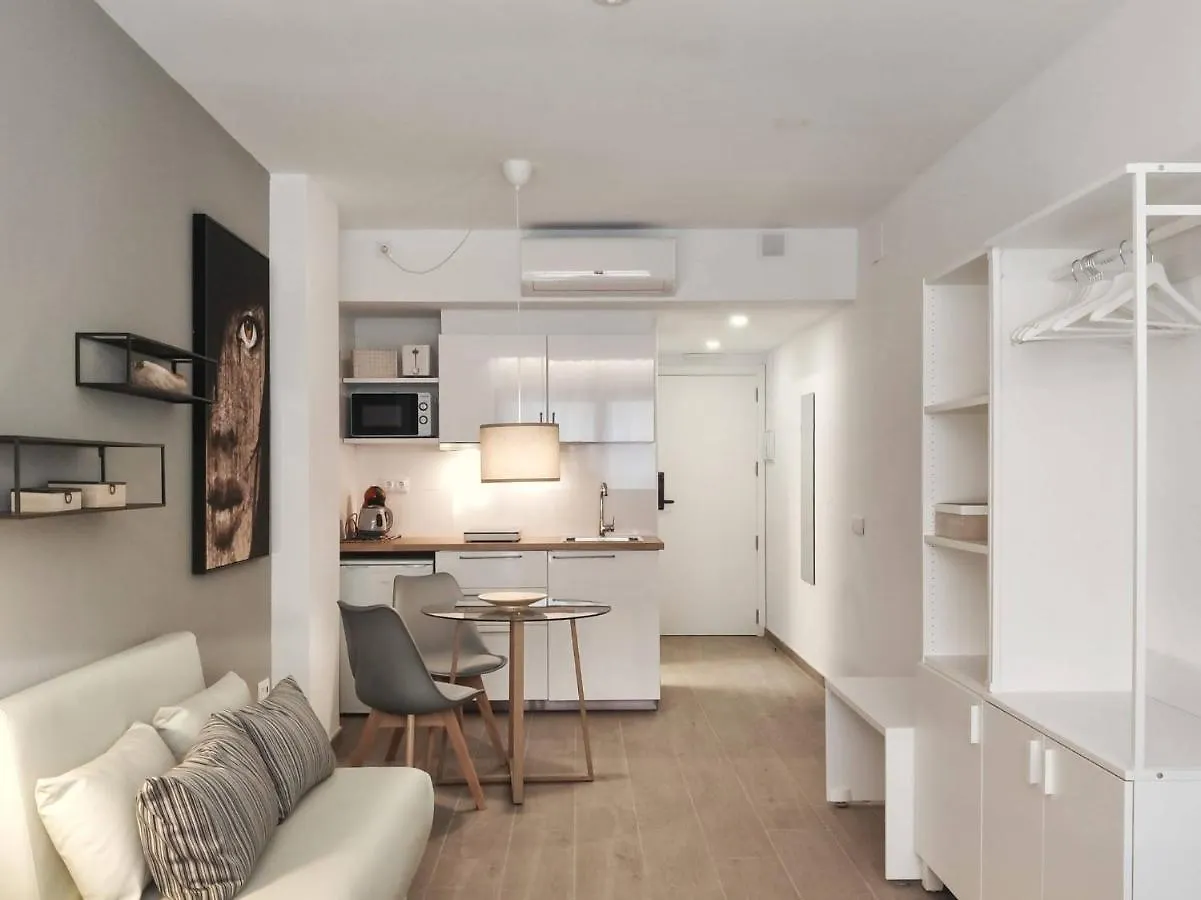 Global Apartments & Rooms L'Hospitalet de Llobregat 0*,  Spain